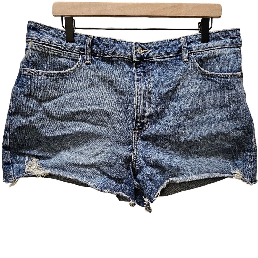 Wrangler high rise vintage 3" shorts 16 medium blue‎ distressed cut off denim